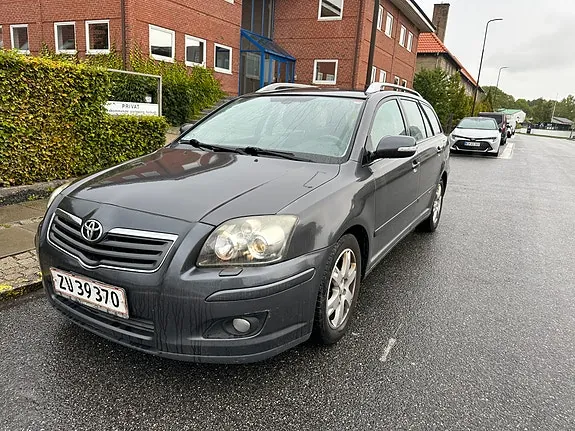 Toyota Avensis 2006 photo 2
