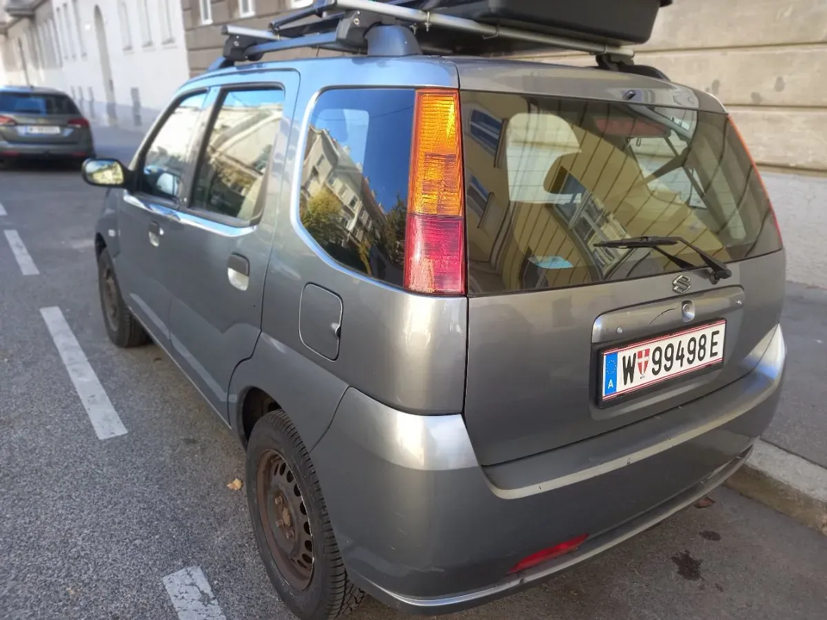 Suzuki Ignis 2005 photo 3
