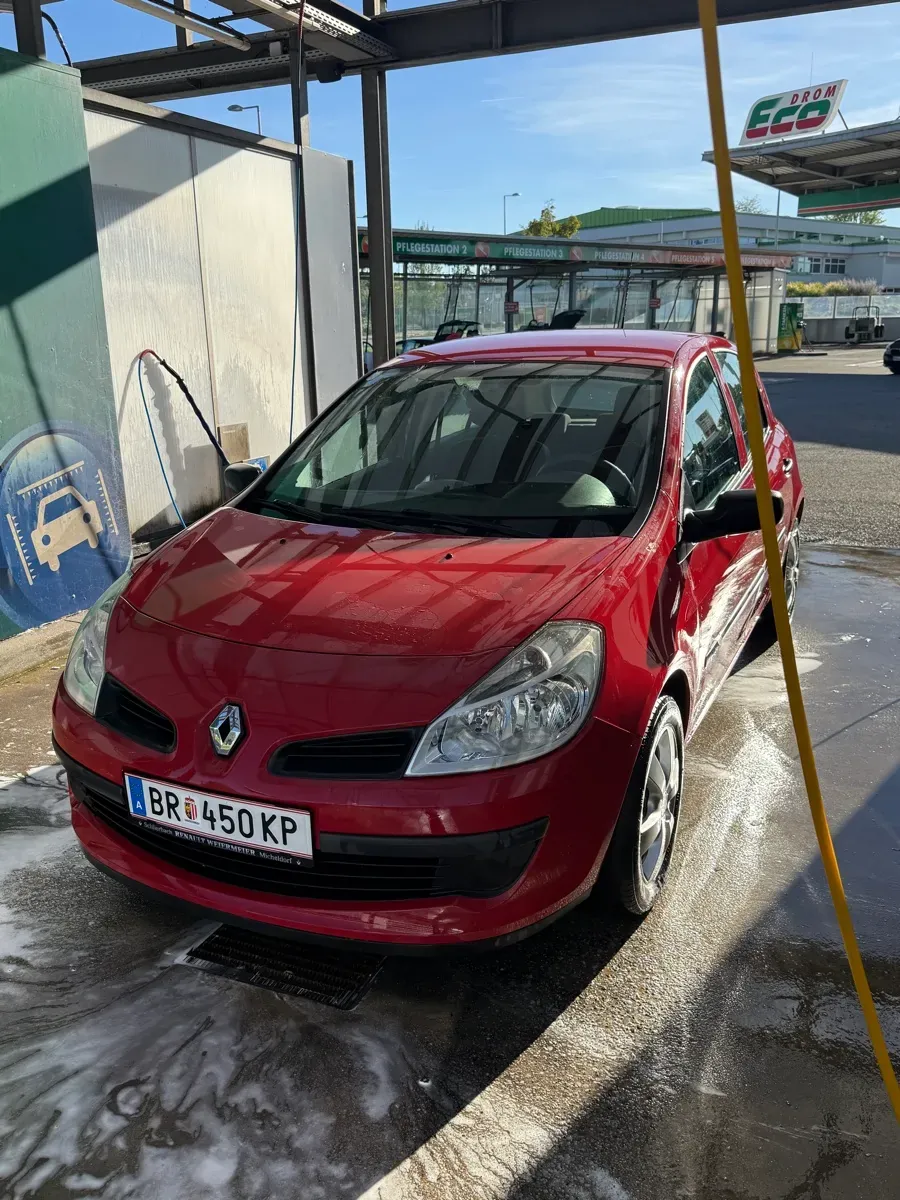Renault Clio 2005 photo 2