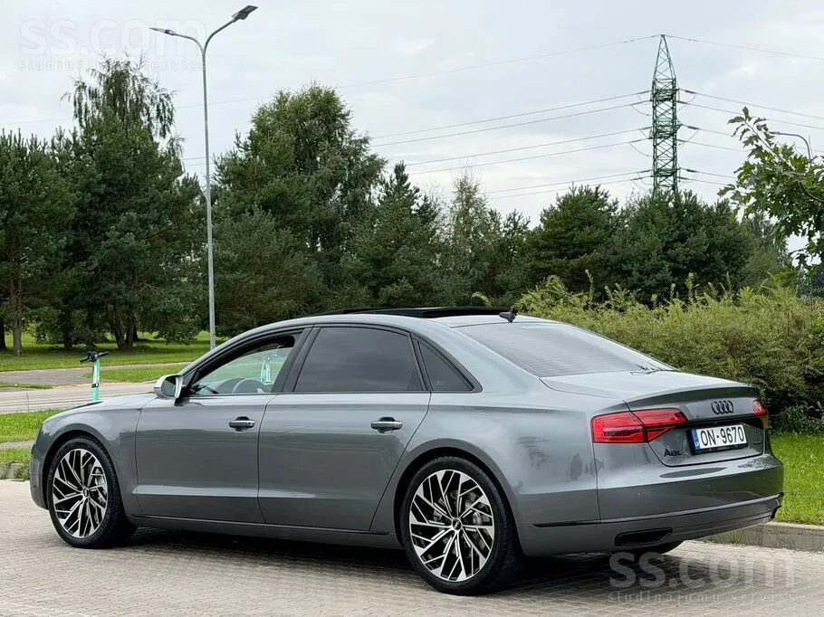 Audi A8 2016 photo 4