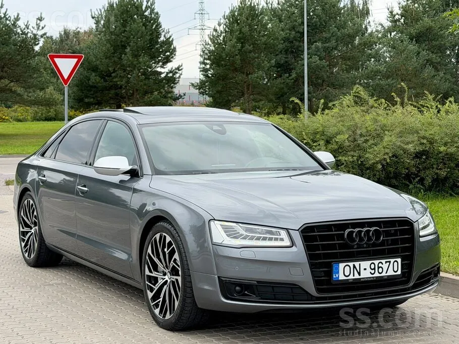 Audi A8 2016 photo 5