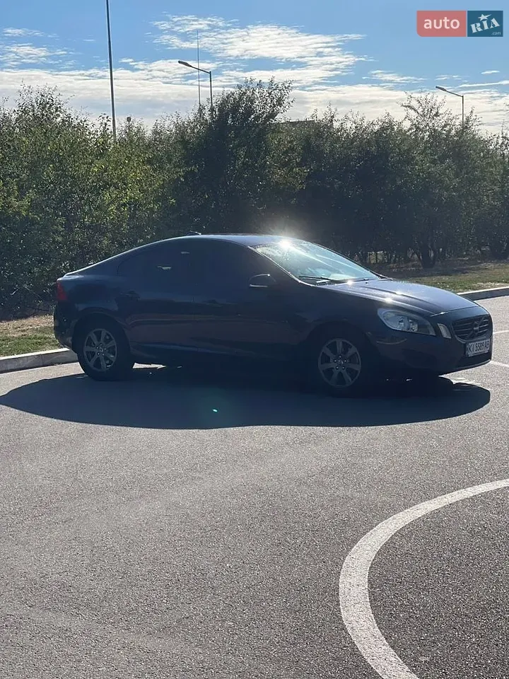 Volvo S60 2011 photo 4