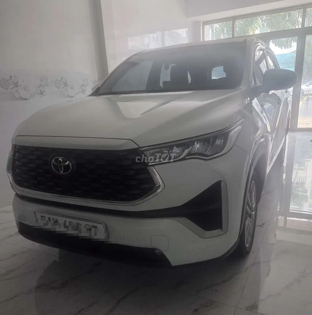 Toyota Innova Cross