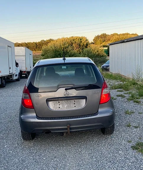 Mercedes-Benz A180 2010 photo 5