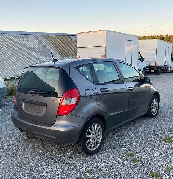 Mercedes-Benz A180 2010 photo 4