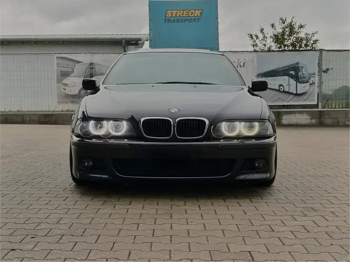 BMW 528I