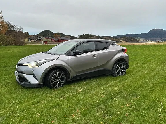 Toyota C-Hr 2019 photo 2