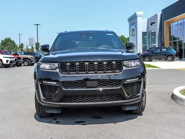 Jeep Grand Cherokee 2026 photo 2