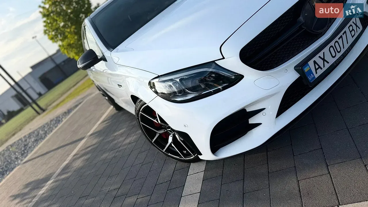 Mercedes-Benz C-Class 2019 photo 5