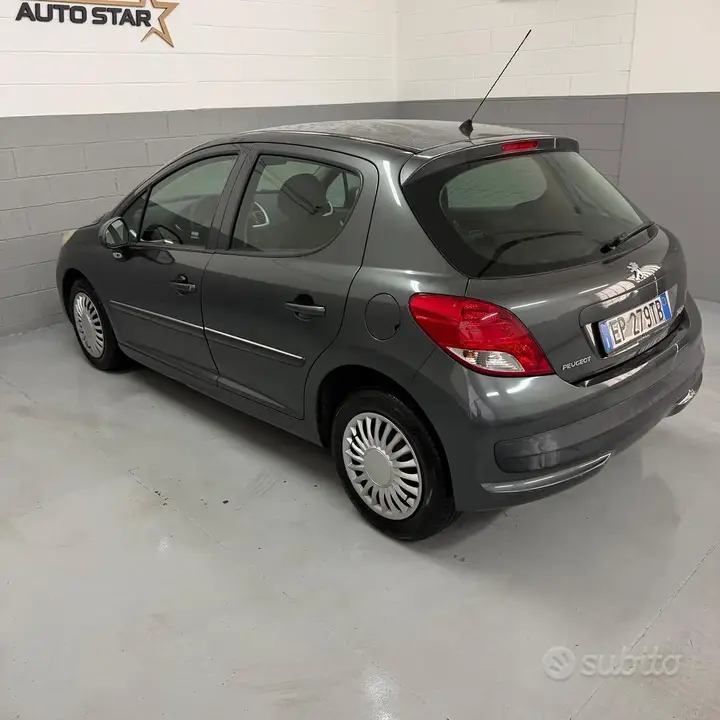 Peugeot 207 2013 photo 4