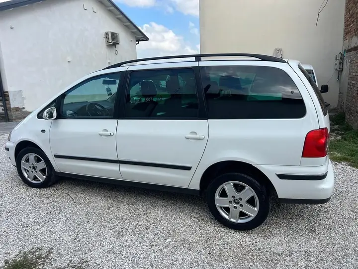 Volkswagen Sharan 2006 photo 3