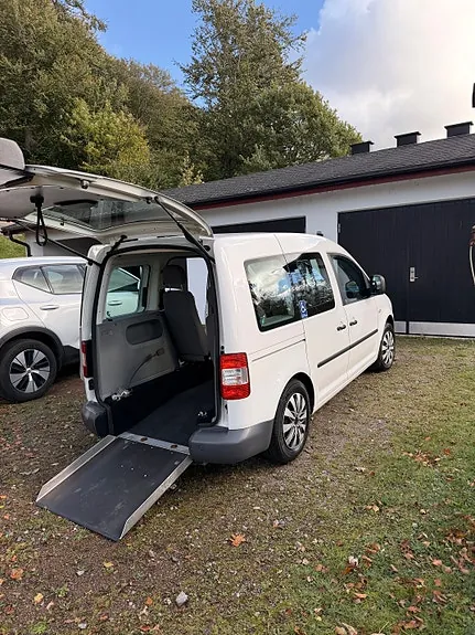 Volkswagen Caddy 2009 photo 2