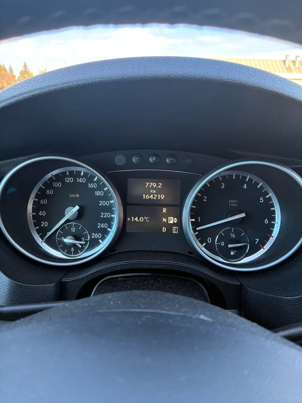 Mercedes-Benz R350 2012 photo 5