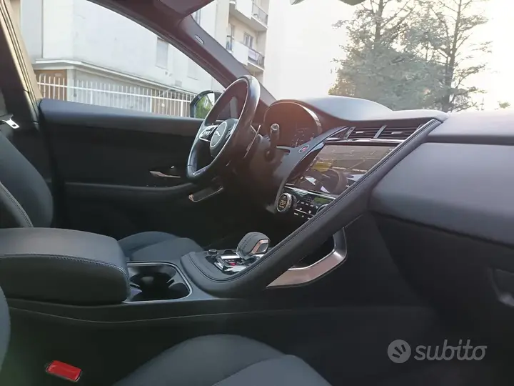 Jaguar E-Pace 2021 photo 5