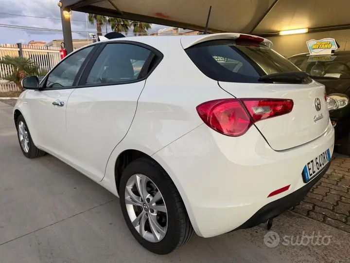 Alfa Romeo Giulietta 2015 photo 3