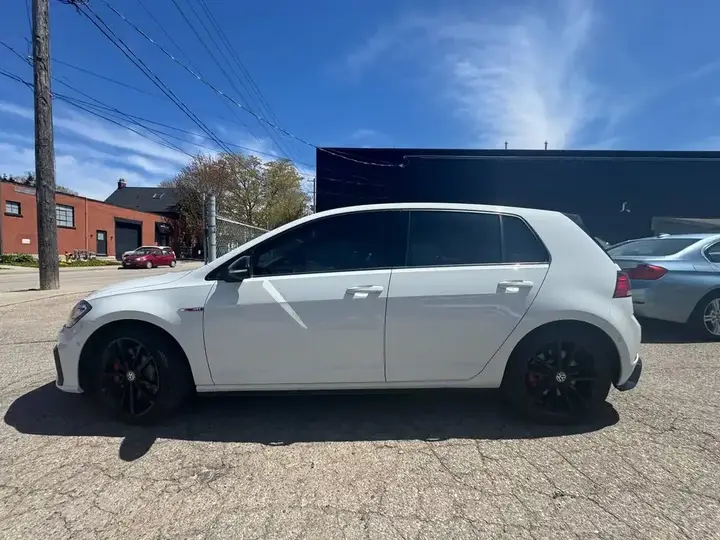 Volkswagen Golf Gti 2019 photo 2