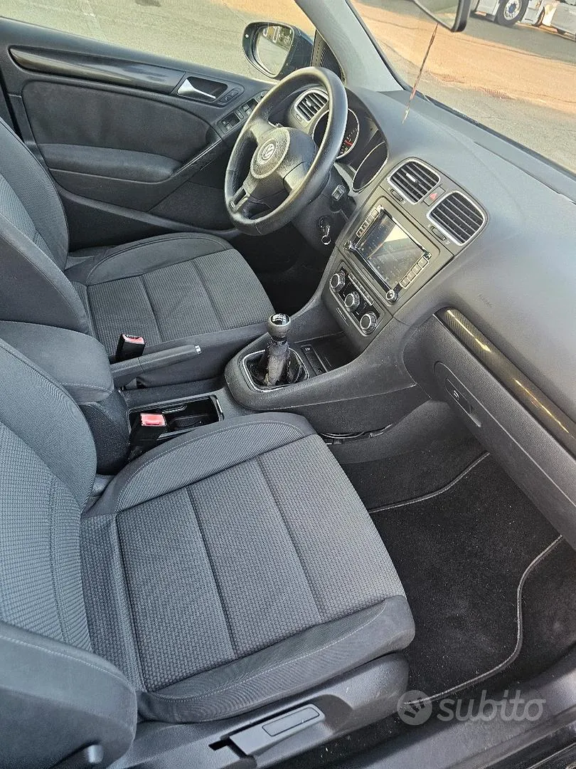 Volkswagen Golf 2010 photo 5