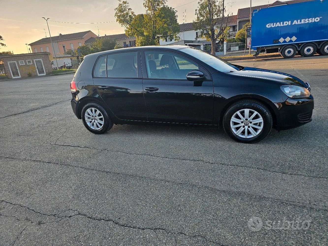 Volkswagen Golf 2010 photo 3
