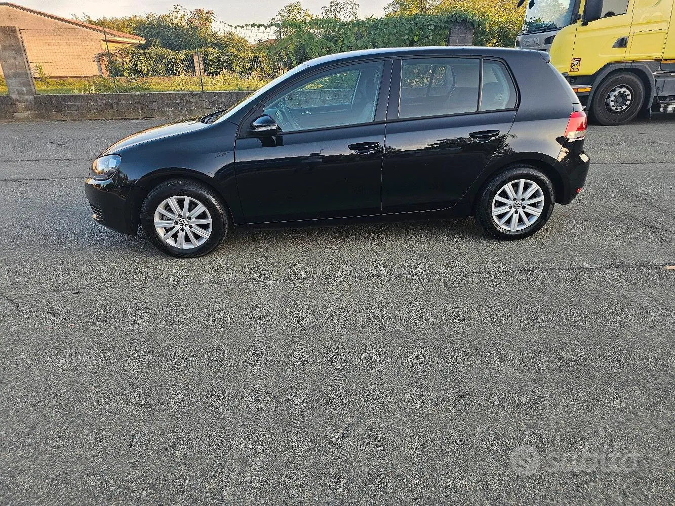 Volkswagen Golf 2010 photo 4