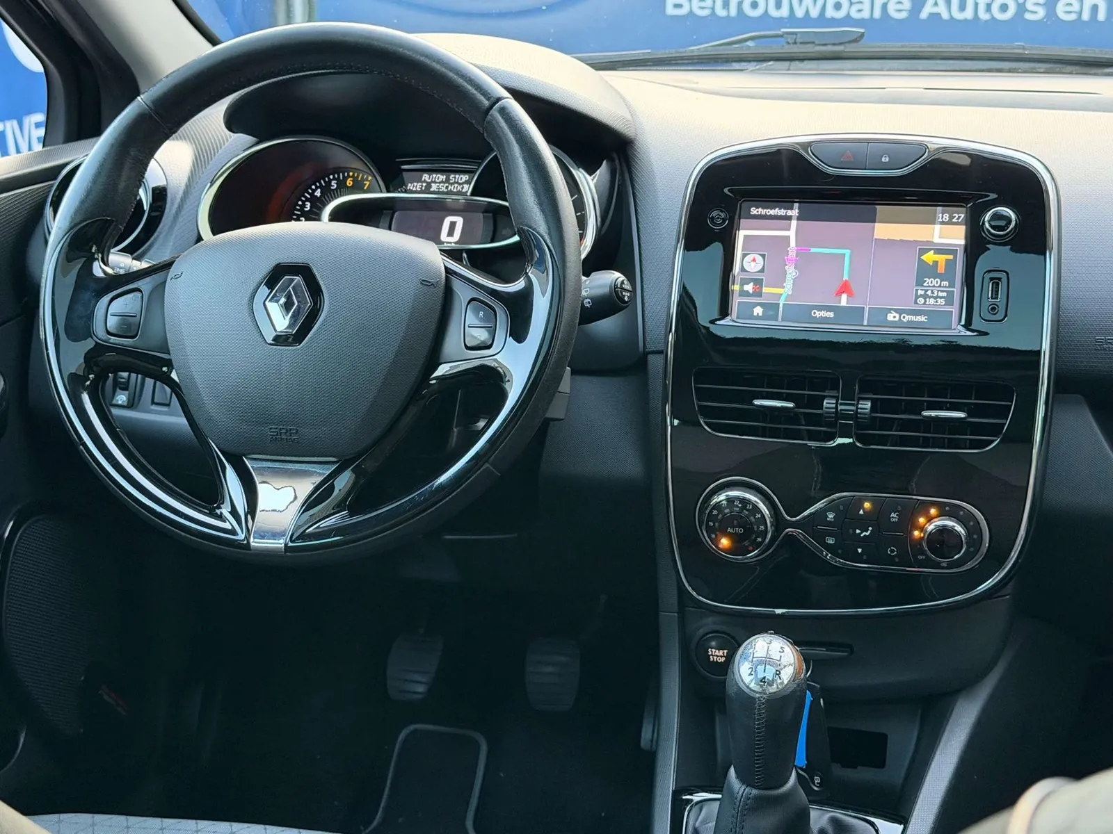 Renault Clio 2012 photo 4