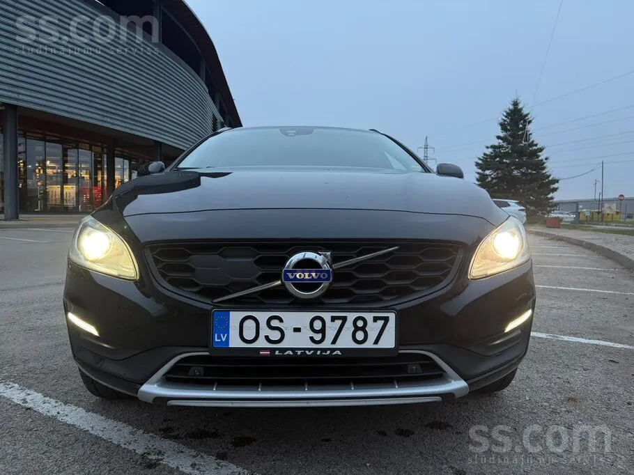 Volvo V60 Cross Country 2016 photo 5