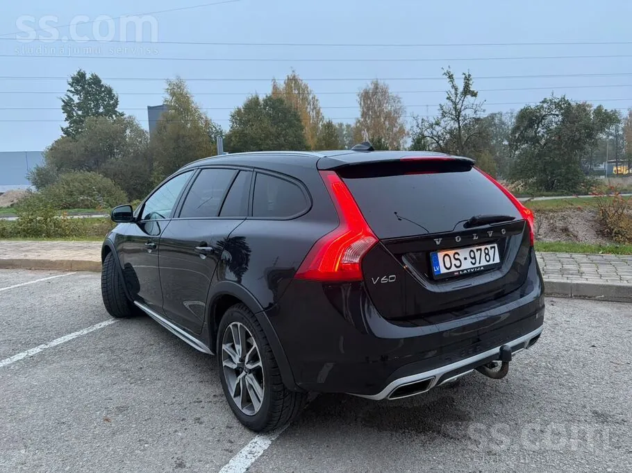 Volvo V60 Cross Country 2016 photo 3