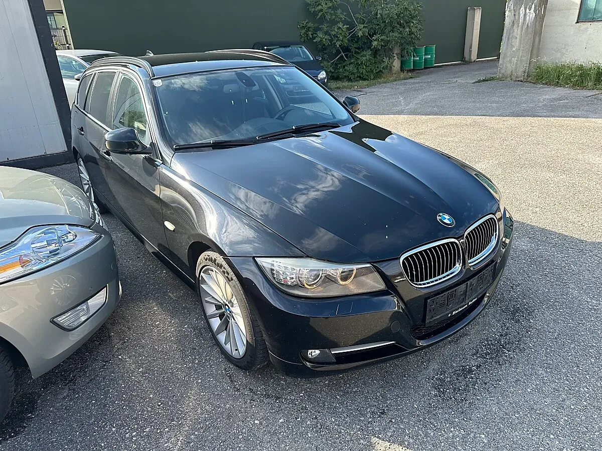 BMW 3 Series 2011 photo 3