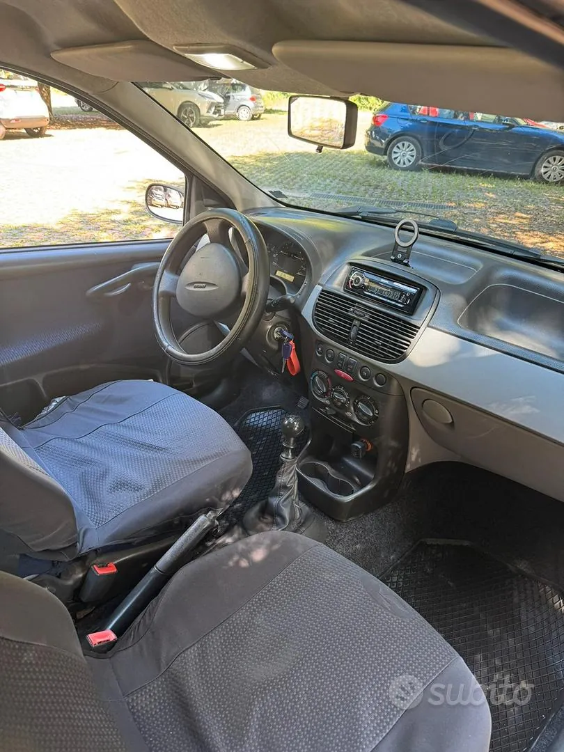 Fiat Punto 2003 photo 4