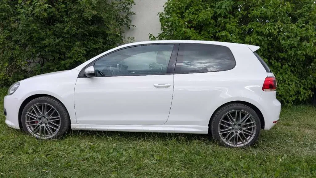 Volkswagen Golf 2011 photo 3