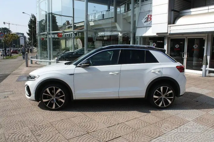 Volkswagen T-Roc 2023 photo 2