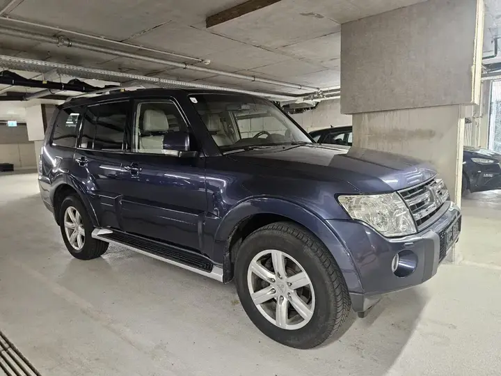 Mitsubishi Pajero 2006 photo 2