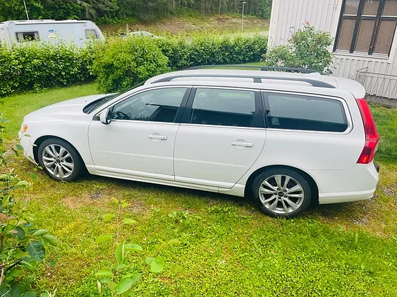 Volvo V70 2013 photo 2