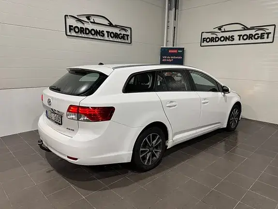 Toyota Avensis 2012 photo 5