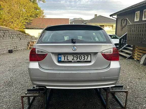 BMW 318D 2007 photo 4