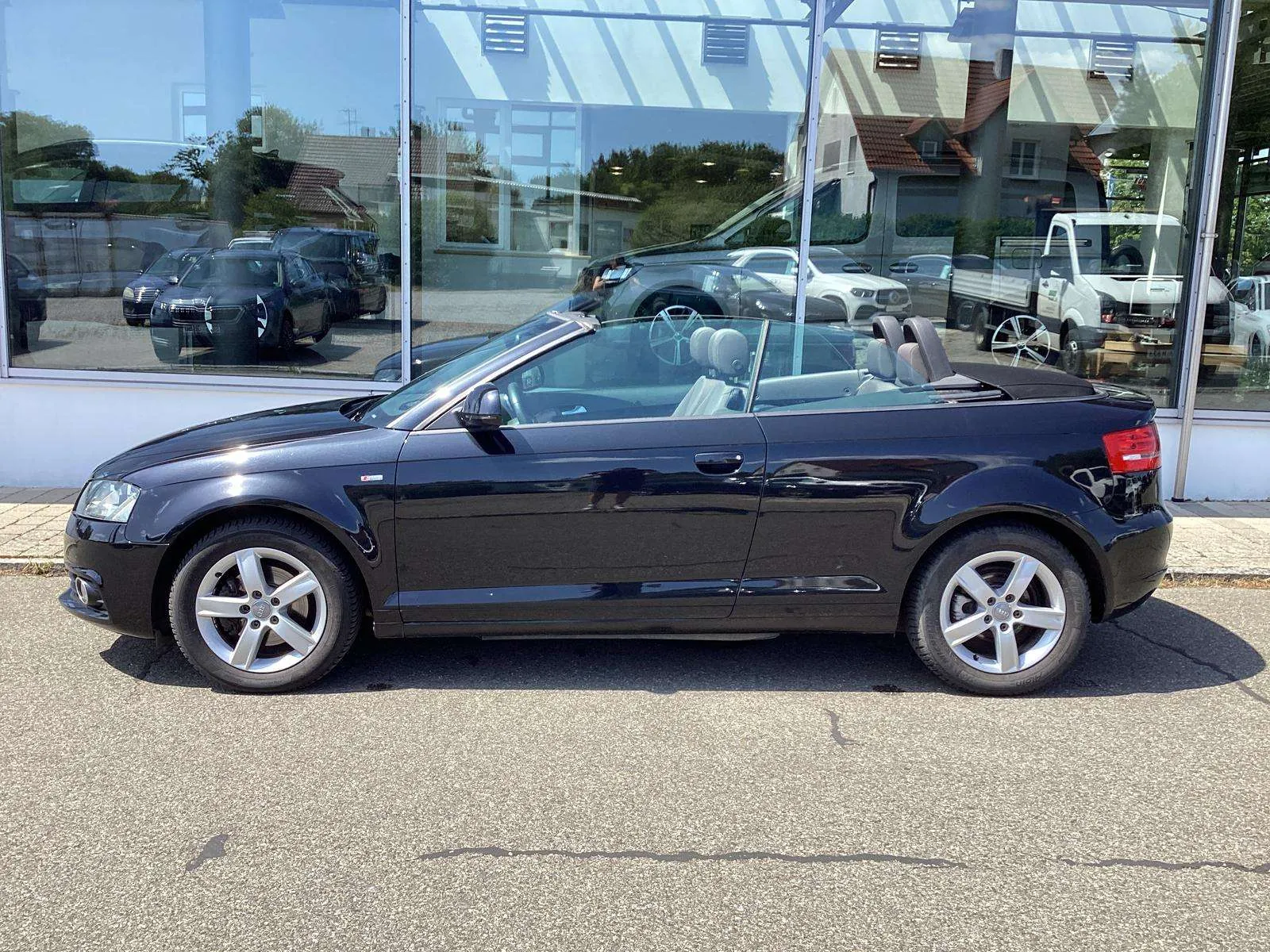 Audi A3 Cabriolet 2010 photo 3