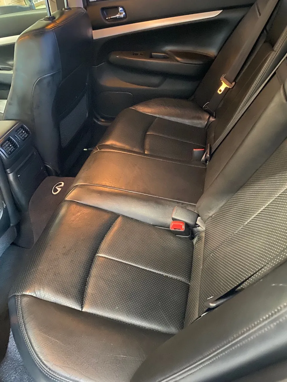 Infiniti G37X 2009 photo 4