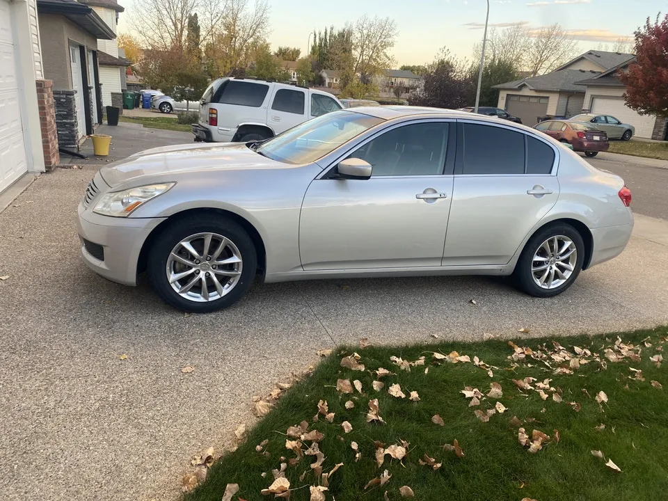 Infiniti G37X 2009 photo 3