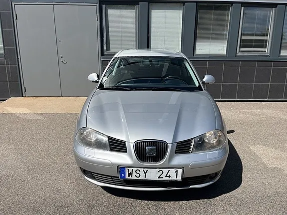 Seat Ibiza 2005 photo 2