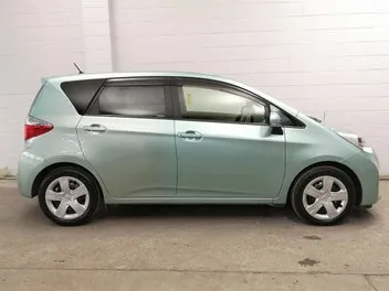Toyota Ractis 2014 photo 4