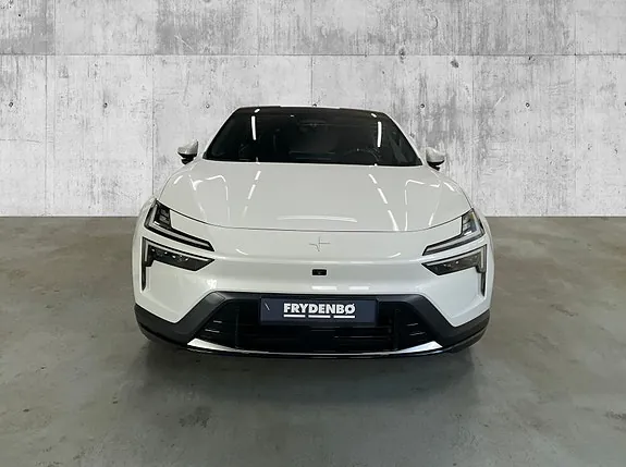 Polestar 4 2025 photo 2