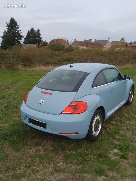Volkswagen New Beetle 2012 photo 2