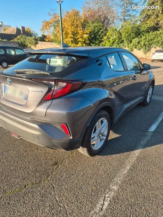 Toyota C-Hr 2020 photo 2