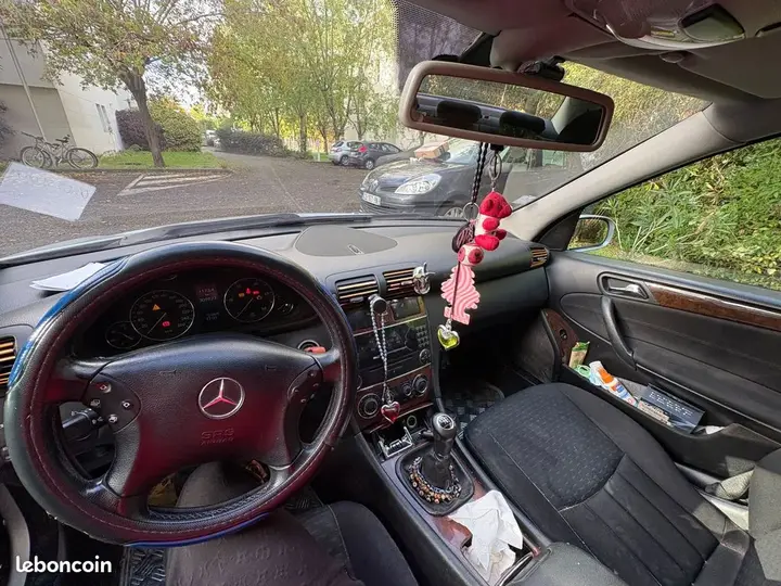 Mercedes-Benz C-Class 2005 photo 3