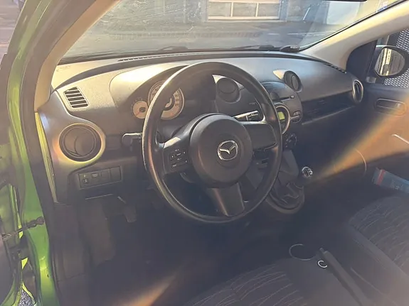 Mazda 2 2008 photo 3