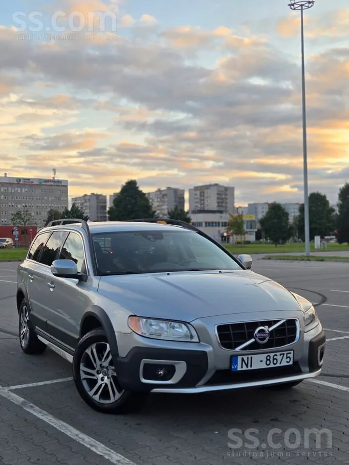 Volvo Xc70 2012 photo 2