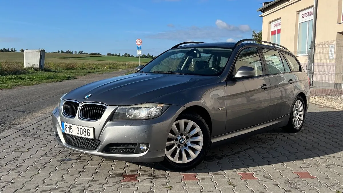BMW 318I 2009 photo 2