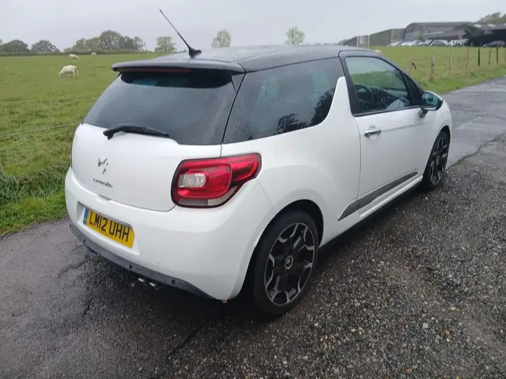 Citroen Ds3 2012 photo 2