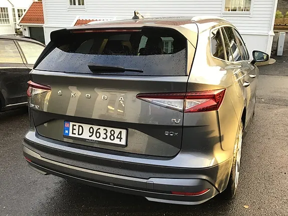 Skoda Enyaq 2022 photo 2