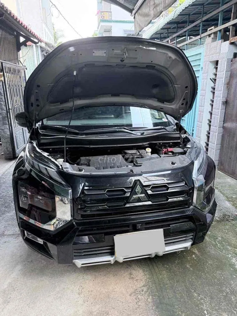 Mitsubishi Xpander Cross