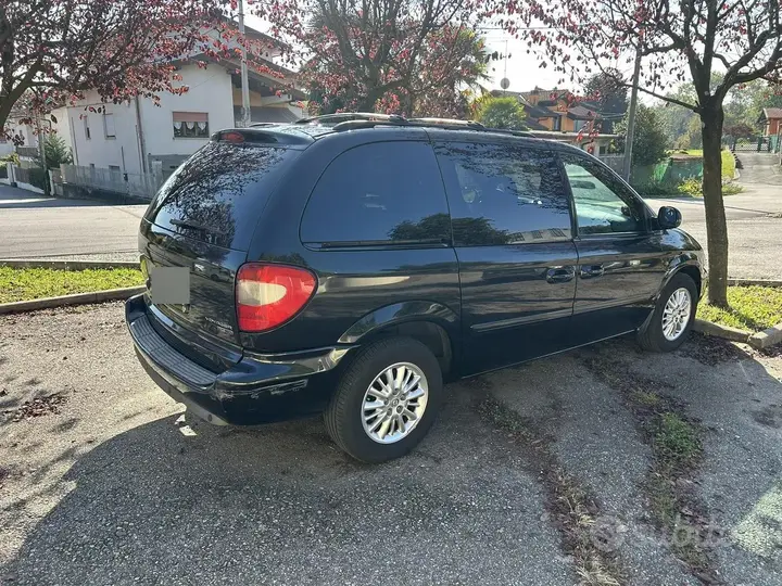 Chrysler Voyager 2008 photo 2